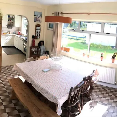 Dom wakacyjny Family Friendly Seaside Bungalow - Pets Welcome *