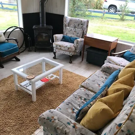 Family Friendly Seaside Bungalow - Pets Welcome *
